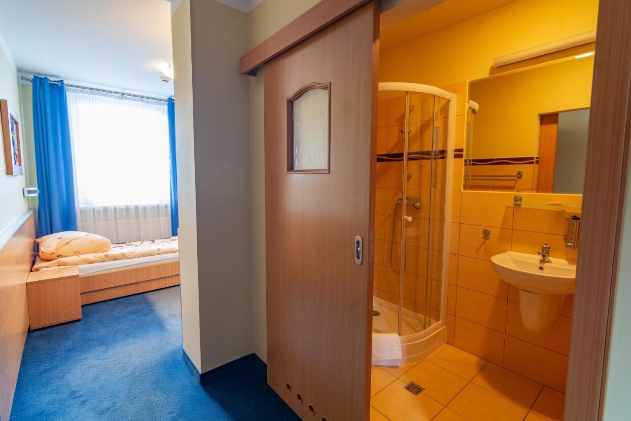 Dom Sportowca Blonie - Mosir Hotell Sanok Exteriör bild