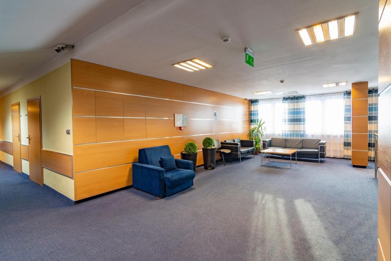 Dom Sportowca Blonie - Mosir Hotell Sanok Exteriör bild
